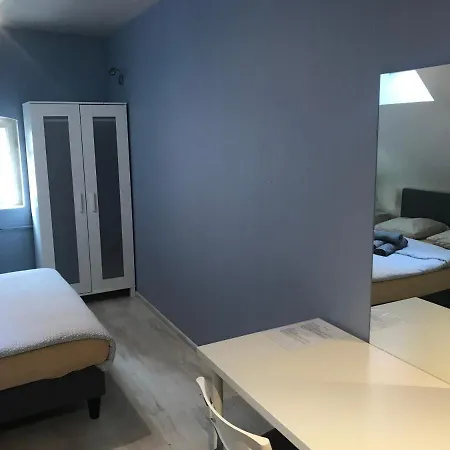 Rosemary's Private Ensuite In Old Town Hostel *
