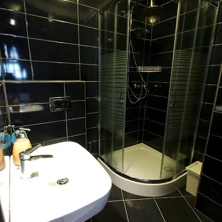 Rosemary's Private Ensuite In Old Town *