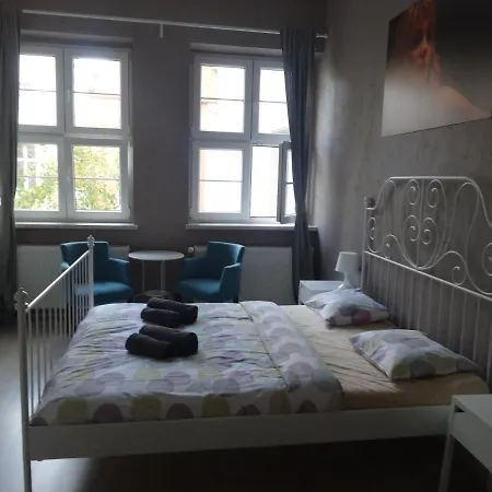 Rosemary's Private Ensuite In Old Town Poznań