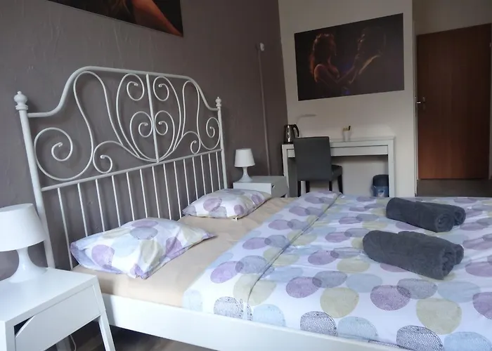 Rosemary's Private Ensuite In Old Town Познань