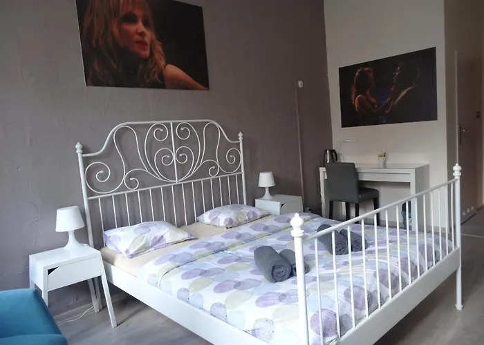 Хостел Rosemary's Private Ensuite In Old Town *