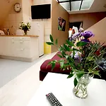 Rosemary's Private Ensuite In Old Town Poznan