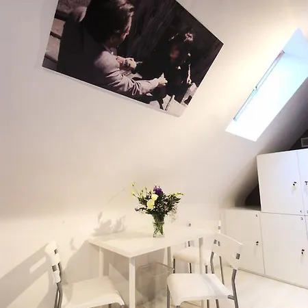 Rosemary's Private Ensuite In Old Town Hostel *