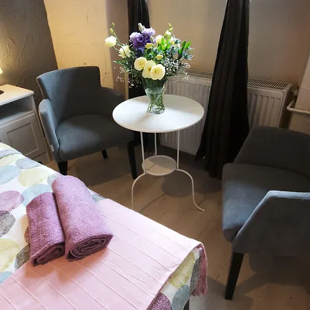 Rosemary's Private Ensuite In Old Town Hostel