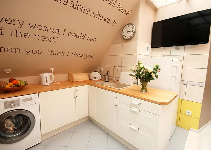 Hostel Rosemary's Private Ensuite In Old Town Πόζναν