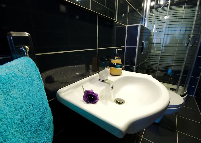 Rosemary's Private Ensuite In Old Town Poznań