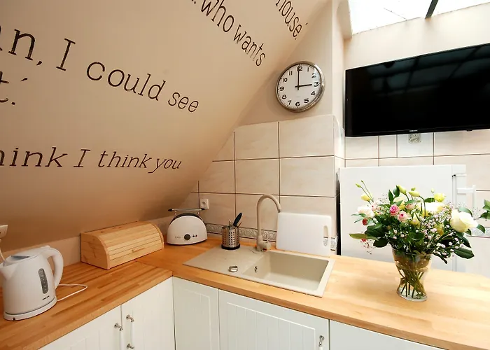 Rosemary's Private Ensuite In Old Town Πόζναν